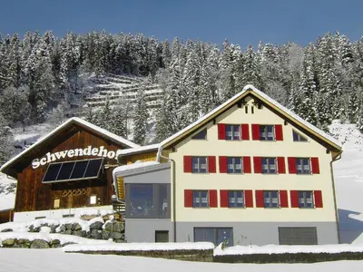 Ein allgemeiner Bergblick oder ein Berglick von des Privatzimmers aus