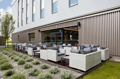 Ein Sitzbereich in der Unterkunft Holiday Inn Express - Lustenau