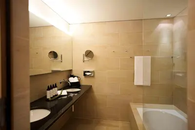 Ein Badezimmer in der Unterkunft Hotel Steffisalp - Ski-in & Ski-out am Arlberg