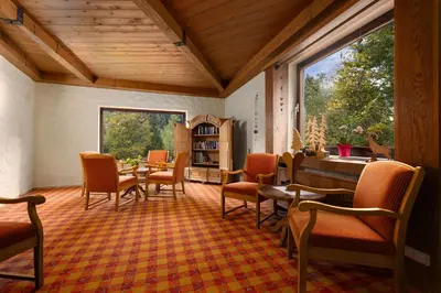Ein Sitzbereich in der Unterkunft IFA Breitach Apartments Kleinwalsertal