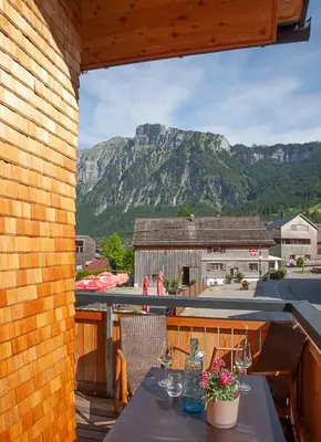 Ein allgemeiner Bergblick oder ein Berglick von der Ferienwohnung aus