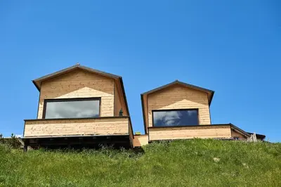Das Gebäude in dem sich das Chalet befindet