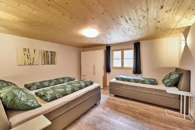 Ein Sitzbereich in der Unterkunft Arlberg Öko Ferienwohnungen