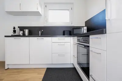 Küche/Küchenzeile in der Unterkunft WOHNUNG OBERGESCHOSS mit 3 Schlafzimmer in ruhiger Gegend