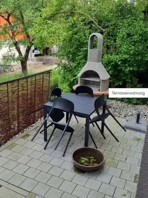 Ein Garten an der Unterkunft Ferienwohnung Tostner Burgblick