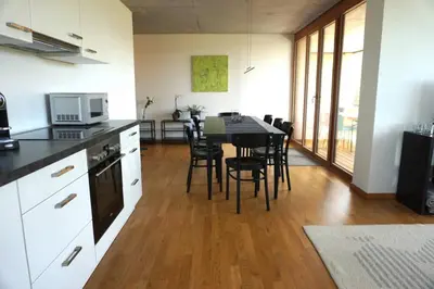 Küche/Küchenzeile in der Unterkunft Terrassenwohnung in prämierter Wohnanlage