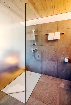 Ein Badezimmer in der Unterkunft Hotel Krone