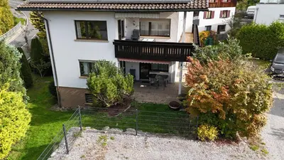 Das Gebäude in dem sich die Ferienwohnung befindet