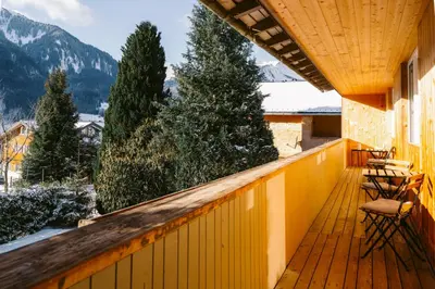 Ein allgemeiner Bergblick oder ein Berglick von der Ferienwohnung aus