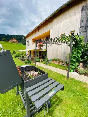 Ein Garten an der Unterkunft Rosenhaus 3