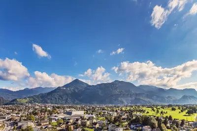Ein allgemeiner Bergblick oder ein Berglick von des Hotels aus