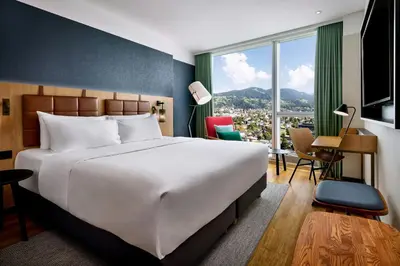 Ein allgemeiner Bergblick oder ein Berglick von des Hotels aus