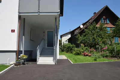 Das Gebäude in dem sich die Ferienwohnung befindet