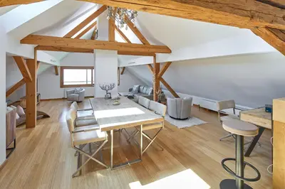 Ein Sitzbereich in der Unterkunft Außergewöhnliches Loft am Pfänderhang mit Seeblick