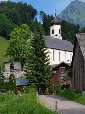 Ein allgemeiner Bergblick oder ein Berglick von der Ferienwohnung aus