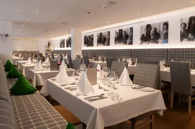 Ein Restaurant oder anderes Speiselokal in der Unterkunft Kräuter & Spa-Hotel Das Schäfer - Adults only