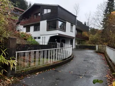 Das Gebäude in dem sich die Ferienwohnung befindet