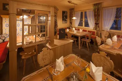 Ein Sitzbereich in der Unterkunft Dorfgasthof Adler