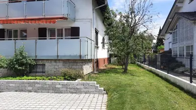 Das Gebäude in dem sich die Ferienwohnung befindet