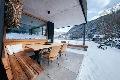 Ein allgemeiner Bergblick oder ein Berglick von der Ferienwohnung aus