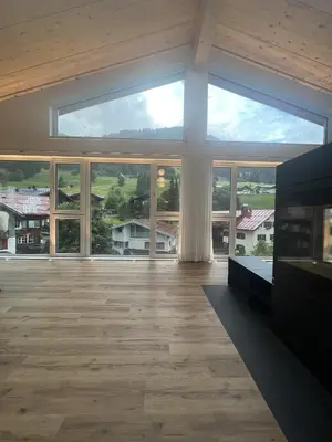 Ein allgemeiner Bergblick oder ein Berglick von der Ferienwohnung aus