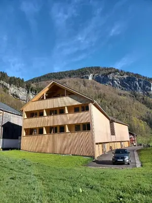 Ein allgemeiner Bergblick oder ein Berglick von der Ferienwohnung aus