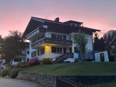 Das Gebäude in dem sich die Ferienwohnung befindet