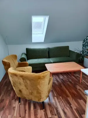 Ein Sitzbereich in der Unterkunft gemütliche Wohnung in Hohenems
