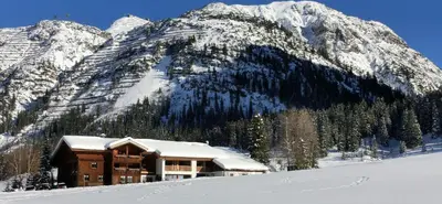 Haus Gstüat im Winter
