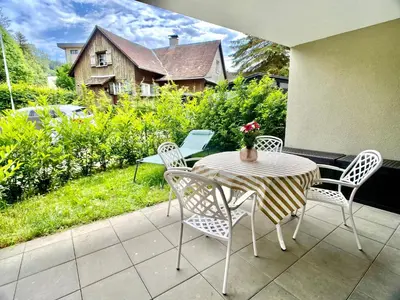 Ein Garten an der Unterkunft Stilvolles Apartment «Coco» am Bodensee