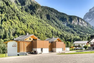 Ein allgemeiner Bergblick oder ein Berglick von der Ferienwohnung aus