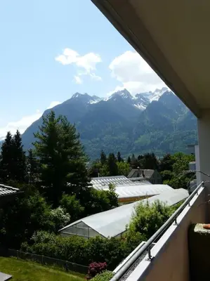 Ein allgemeiner Bergblick oder ein Berglick von der Ferienwohnung aus