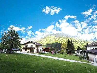 Ein allgemeiner Bergblick oder ein Berglick von der Ferienwohnung aus