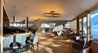 Ein Sitzbereich in der Unterkunft Alpenresort Walsertal