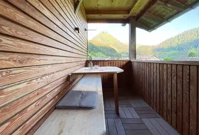 Ein allgemeiner Bergblick oder ein Berglick von der Ferienwohnung aus