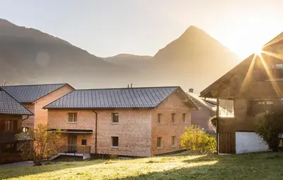 Ein allgemeiner Bergblick oder ein Berglick von der Ferienwohnung aus