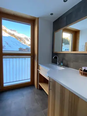Ein allgemeiner Bergblick oder ein Berglick von der Ferienwohnung aus