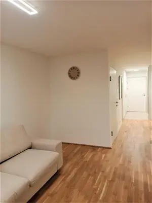 Ein Sitzbereich in der Unterkunft Neu erstellte Wohnung mit Balkon in Hard