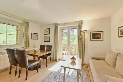 Ein Sitzbereich in der Unterkunft Apartmenthaus Steiner