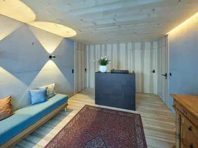 Ein Sitzbereich in der Unterkunft Tinn Naturchalet
