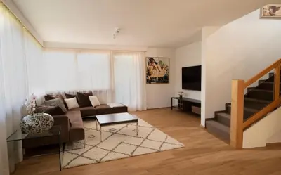 Ein Sitzbereich in der Unterkunft Haus4Zimmer - Luxus mit Blick über den Bodensee - mit Garage