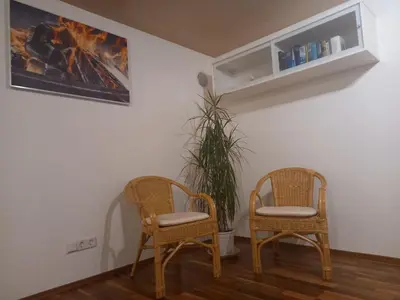 Ein Sitzbereich in der Unterkunft Ferienwohnung an der Alfenz