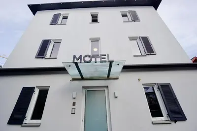 Das Gebäude in dem sich das Aparthotel befindet