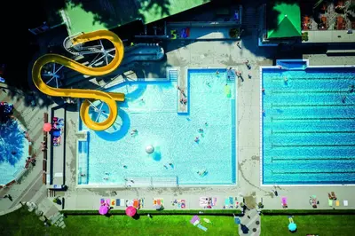 Der Swimmingpool an oder in der Nähe von Ferienwohnung Rosenstrasse