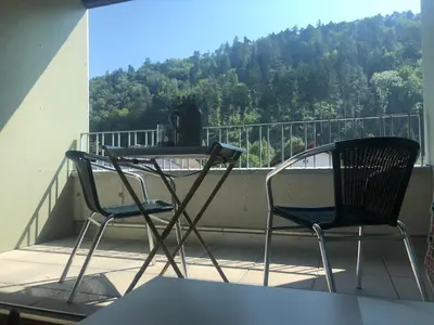 Ein allgemeiner Bergblick oder ein Berglick von der Ferienwohnung aus