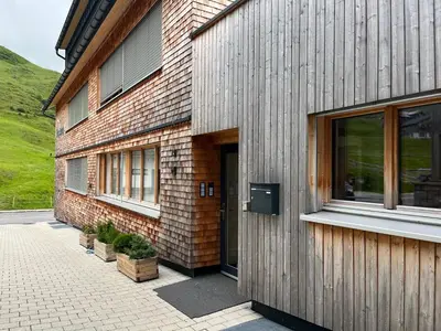 Das Gebäude in dem sich die Ferienwohnung befindet