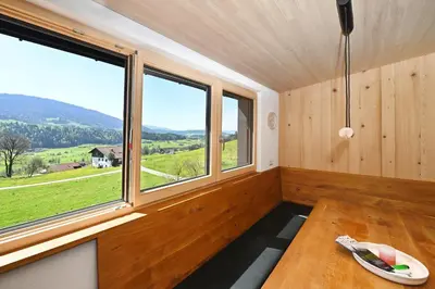 Ein allgemeiner Bergblick oder ein Berglick von der Ferienwohnung aus