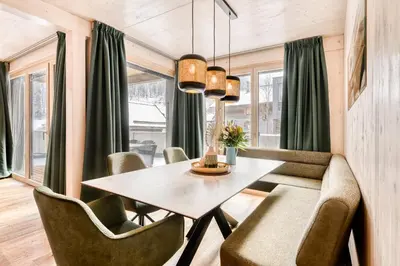 Ein Sitzbereich in der Unterkunft Familienferienwohnung Zentral by A-Appartments