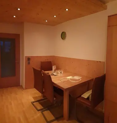 Ein Sitzbereich in der Unterkunft Alpen Appart Bludenz City