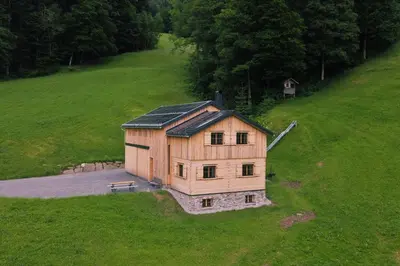 Das Gebäude in dem sich das Chalet befindet